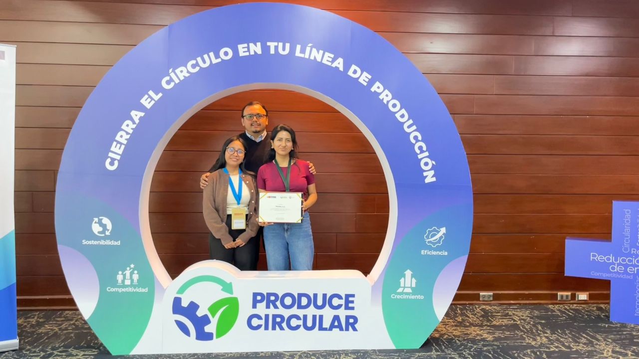 Representantes de Trupal en Produce Circular tras la suscripción del Acuerdo de Producción Más Limpia.