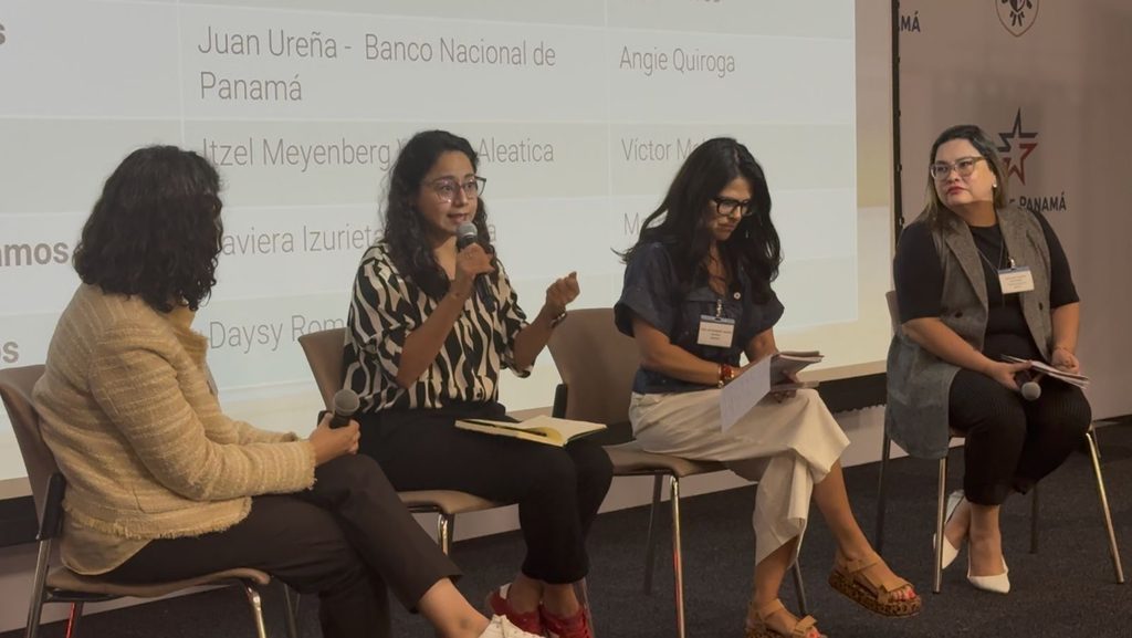 Cecilia Benavides participa en un panel sobre sostenibilidad empresarial y gestión ESG.