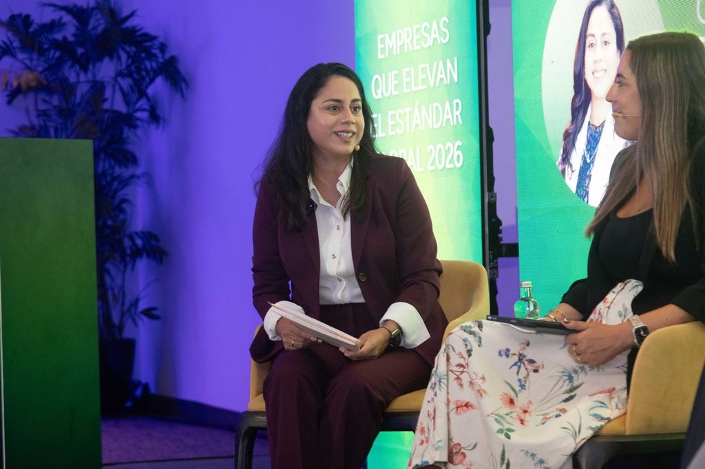Cecilia Benavides participa en un panel sobre sostenibilidad empresarial, gestión ESG y toma de decisiones.