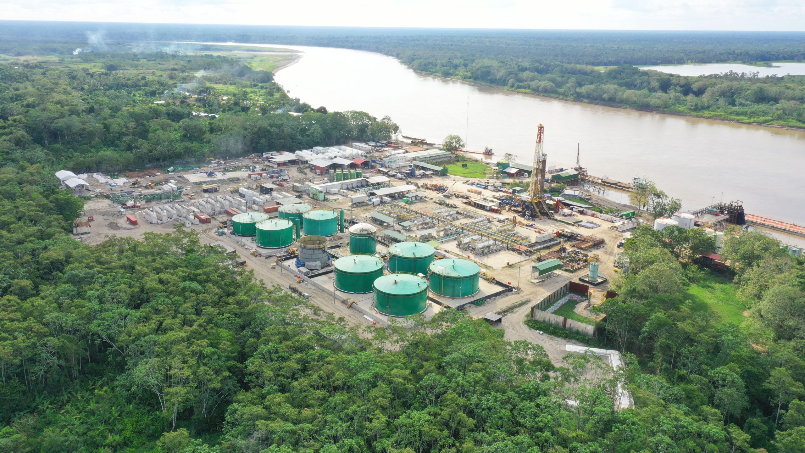 Vista aérea del Lote 95 de PetroTal en Loreto, donde la empresa impulsa mejoras en gestión del agua e infraestructura operativa.